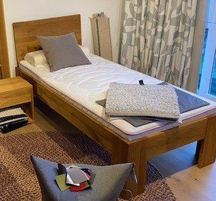 Einzelbett Wildeiche massiv